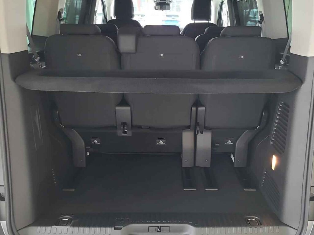 fhz_boerse_zf620728_117349129-522796_15