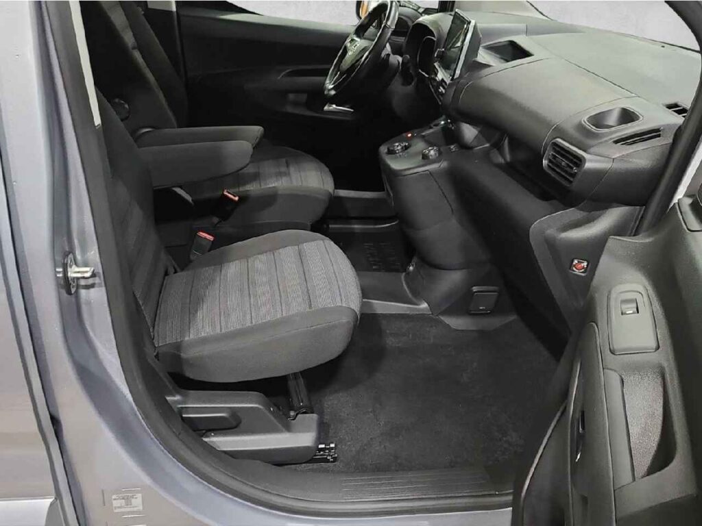 fhz_boerse_zf767950_105854802-538957_10