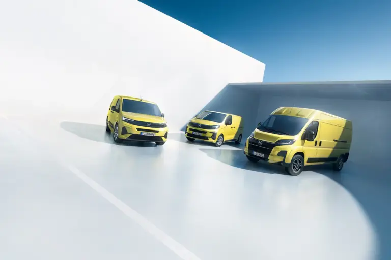 Opel Nutzfahrzeuge: drei gelbe Transporter